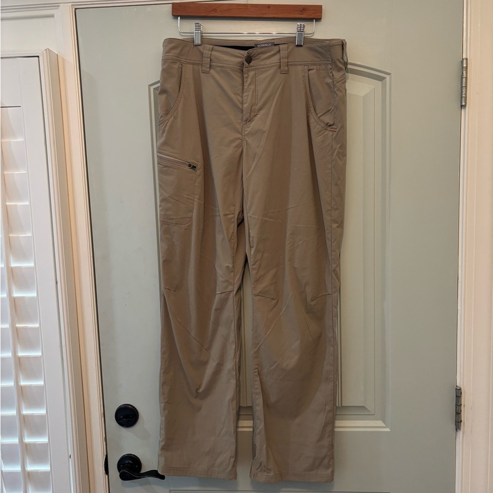Toad&Co Men's Cargo Pants in Tan